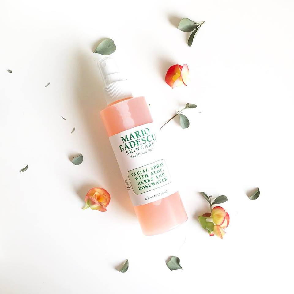 Mario Badescu, Mario Badescu Facial Spray With Aloe Herbs And Rosewater, Mario Badescu Facial Spray With Aloe Herbs And Rosewater รีวิว, Mario Badescu Facial Spray With Aloe Herbs And Rosewater ราคา, รีวิวสเปรย์น้ำแร่ Mario Badescu, Mario Badescu Facial Spray With Aloe Herbs And Rosewater 118 ml. สเปรย์น้ำแร่สารสกัดจากว่านหางจระเข้, สมุนไพร และน้ำกุหลาบ ช่วยเติมความนุ่ม ชุ่มชื้นให้กลับคืนมาสู่ผิว