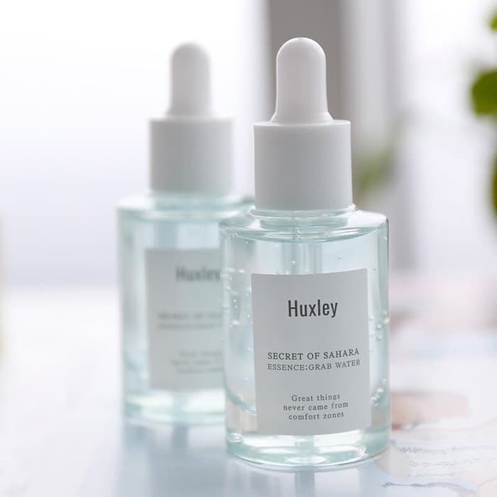 Huxley Essence Grab Water 5 ml เอสเซนส์เนื้อเจลสีฟ้าใส ช่วยล็อคความชุ่มชื้น ให้ผิวนุ่ม พร้อมปลอบประโลมให้ผิวผ่อนคลาย รู้สึกเย็นสดชื่น