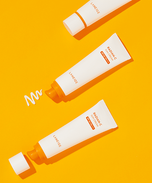 laneige radian-c sun cream spf50+/pa++++ 50ml ครีมกันแดดเนื้อบางเบา พร้อมคุณสมบัติบำรุงผิวกระจ่างใส เนื้อกลืนไปกับผิวอย่างลงตัว ไม่เหนียวเหนอะหนะ